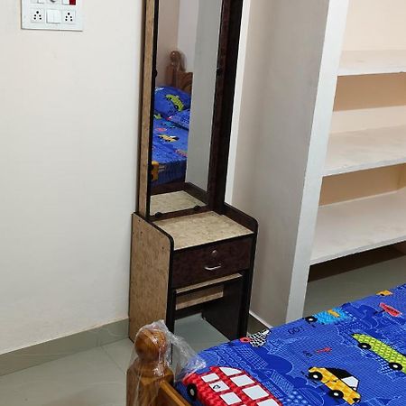 Sri Annai Home Stay I Tiruvannāmalai Exteriör bild