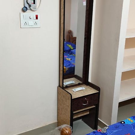 Sri Annai Home Stay I Tiruvannāmalai Exteriör bild
